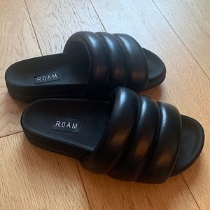 Roam Puffy Sandals Black Vegan Leather Size 37
